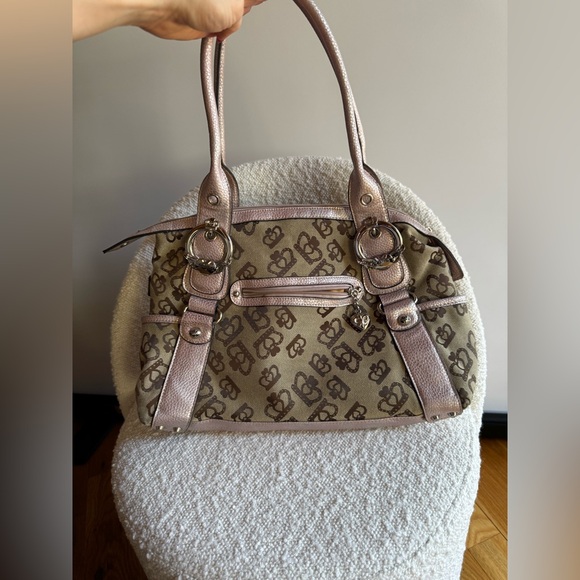 Kathy Van Zeeland purse with crowns and studs - Picture 3 of 5